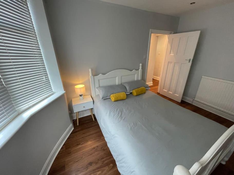 Entire Ground Floor Apartment In Watford Watford  Bagian luar foto
